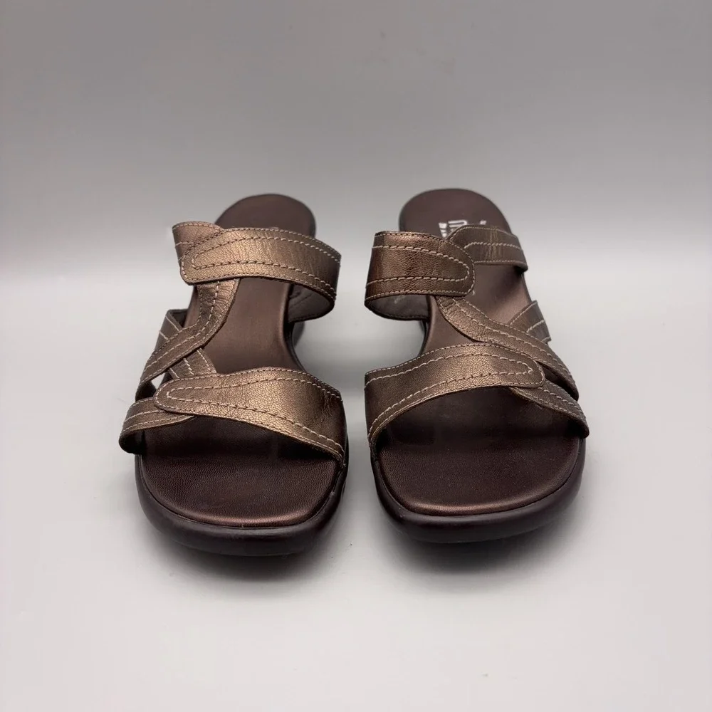 Munro American Sandals Womens Size 8.5 Walking Wedge Brown Leather Comfort Shoes